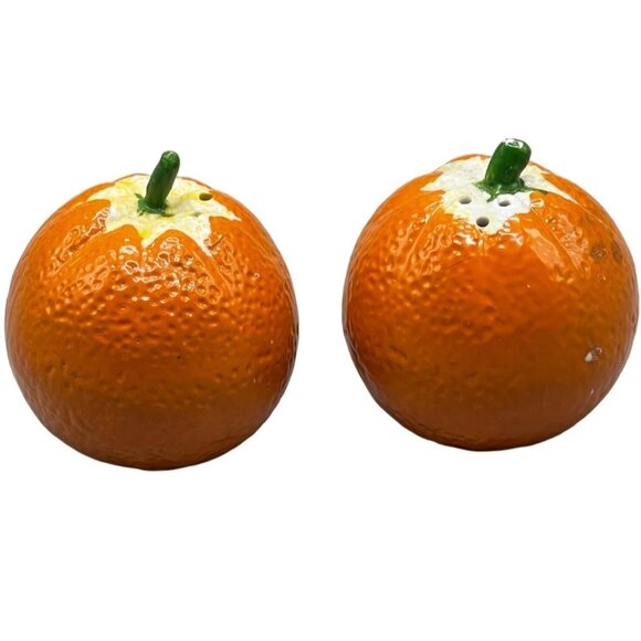 Vintage Salt Pepper Shakers Oranges tangerine Citrus round 2.5" fruit READ - Picture 1 of 5